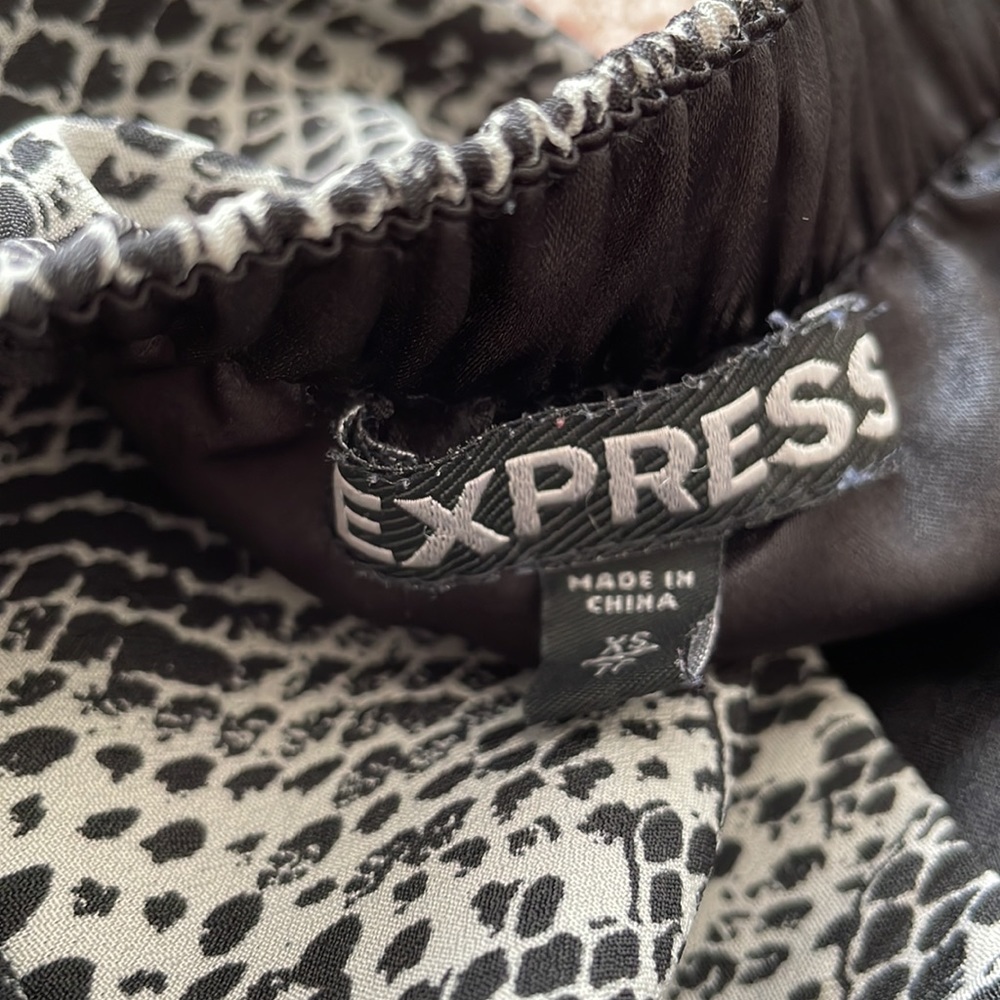 Express Rompers without belt - Picture 3 of 10